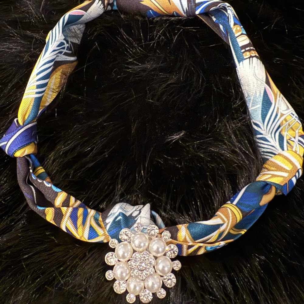 BNWT CUSTOM SCARF NECKLACE OR WRIST WRAP PERFECT GIFT FOR YOU OR SOMEONE YOU ❤️
